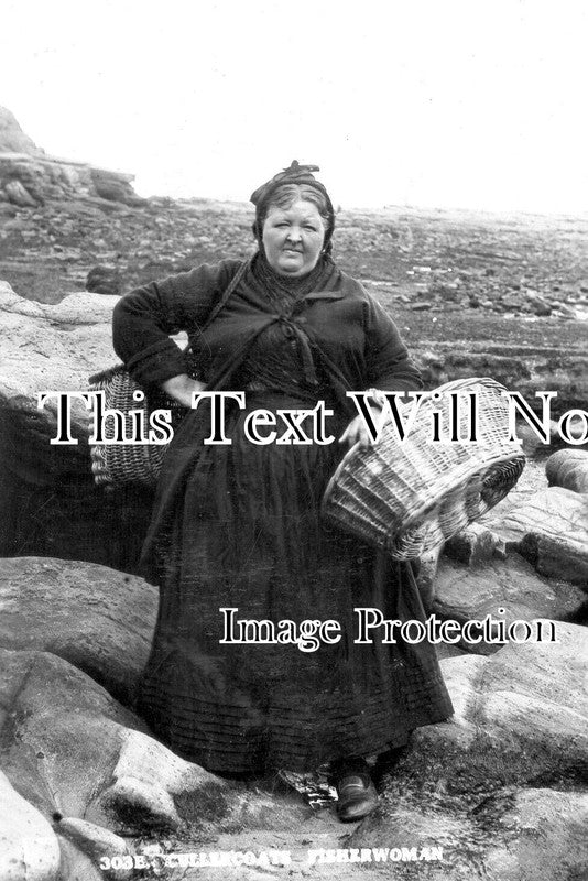 NO 2038 - A Cullercoats Fishwife, Tynemouth, North Shields, Newcastle c1924