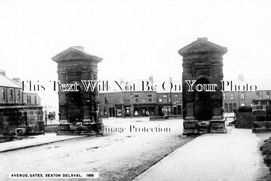 NO 2041 - Avenue Gates, Seaton Delaval, Northumberland c1927