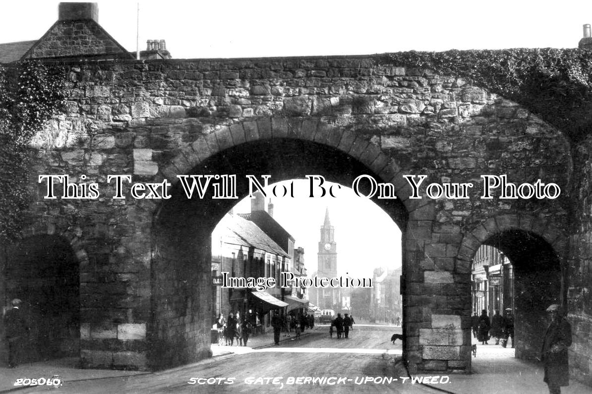 NO 2272 - Scots Gate, Berwick Upon Tweed, Northumberland c1939