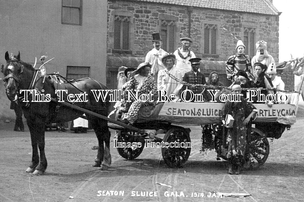 NO 2346 - Seaton Sluice Gala Horse & Cart Parade, Northumberland 1919