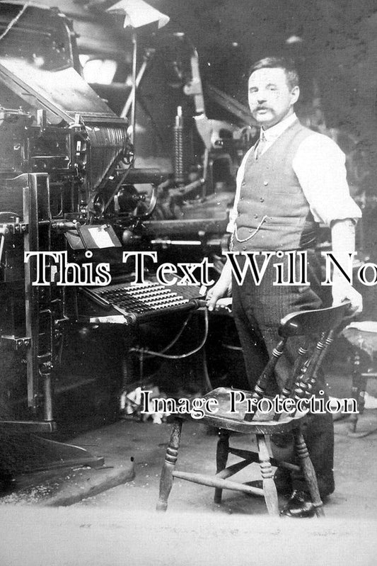 NO 2402 - Mr Robinson, Sunderland Newspaper Editor, Tyne & Wear