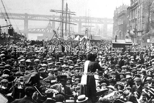 NO 2431 - Sunday Morning Quayside, Newcastle On Tyne 1913