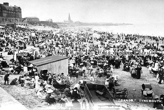 NO 2433 - Sands, Tynemouth, North Shields, Northumberland