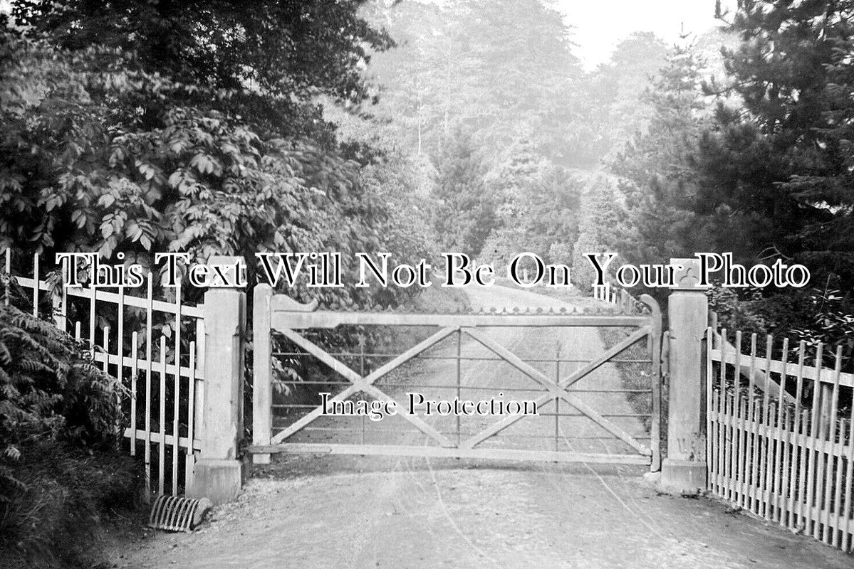 NO 2589 - Entrance Gate, Swalwell, Northumberland c1916