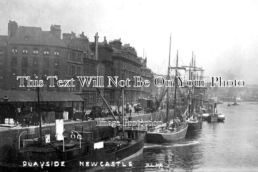 NO 2612 - Quayside, Newcastle, Northumberland