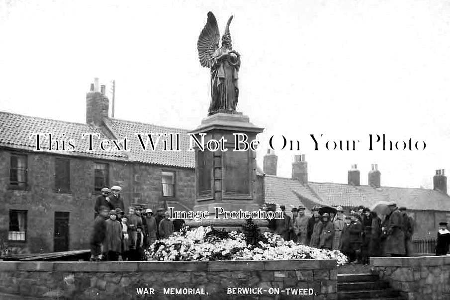 NO 2728 - Berwick On Tweed War Memorial, Northumberland c1924