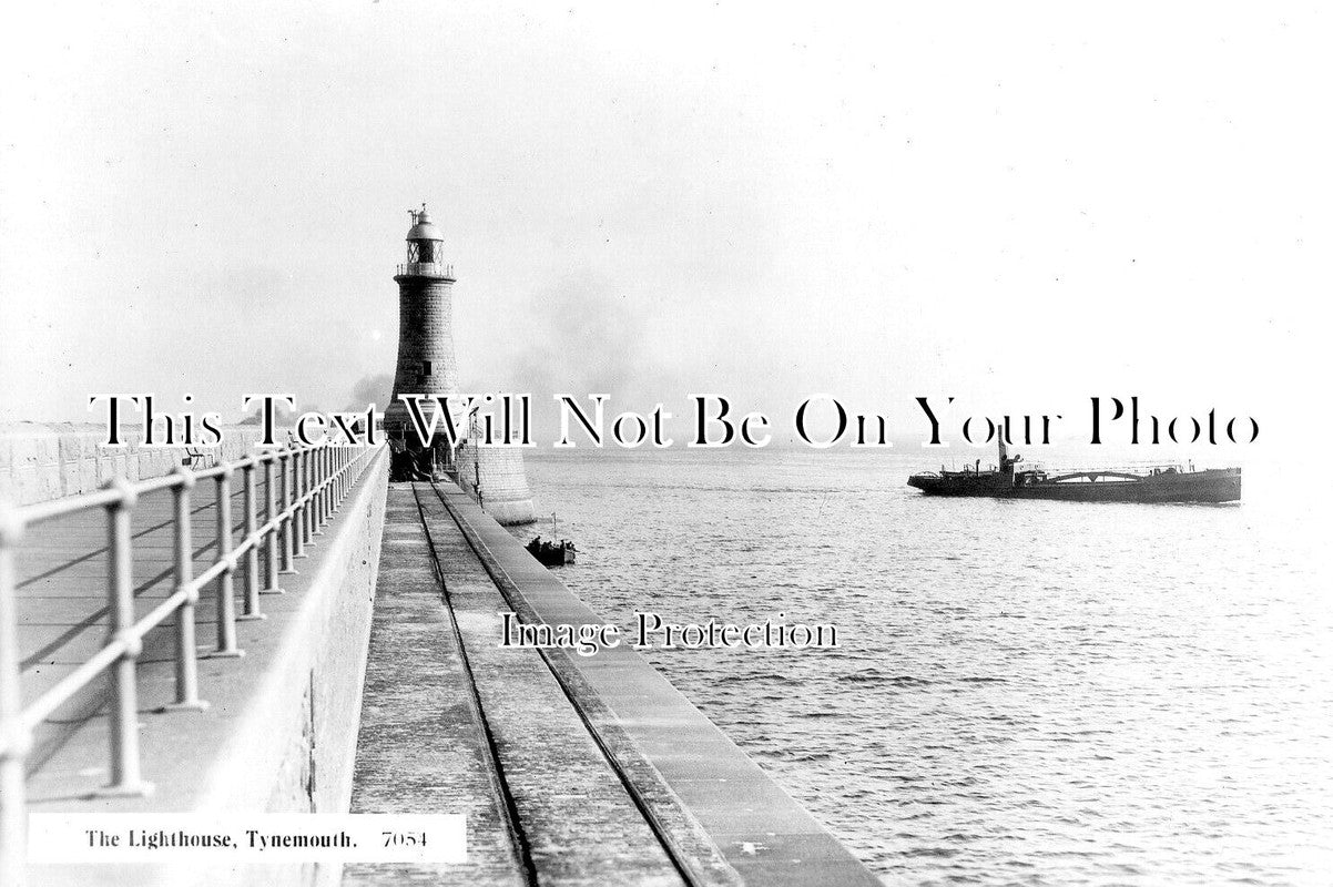 NO 2879 - The Lighthouse, Tynemouth, Northumberland
