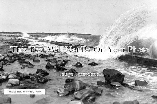 NO 2902 - Breakwater, Alnmouth, Northumberland