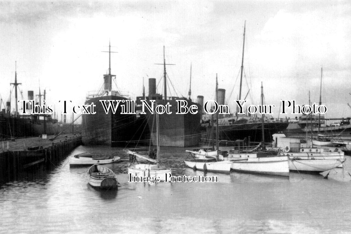 NO 3085 - Blyth Harbour, Northumberland