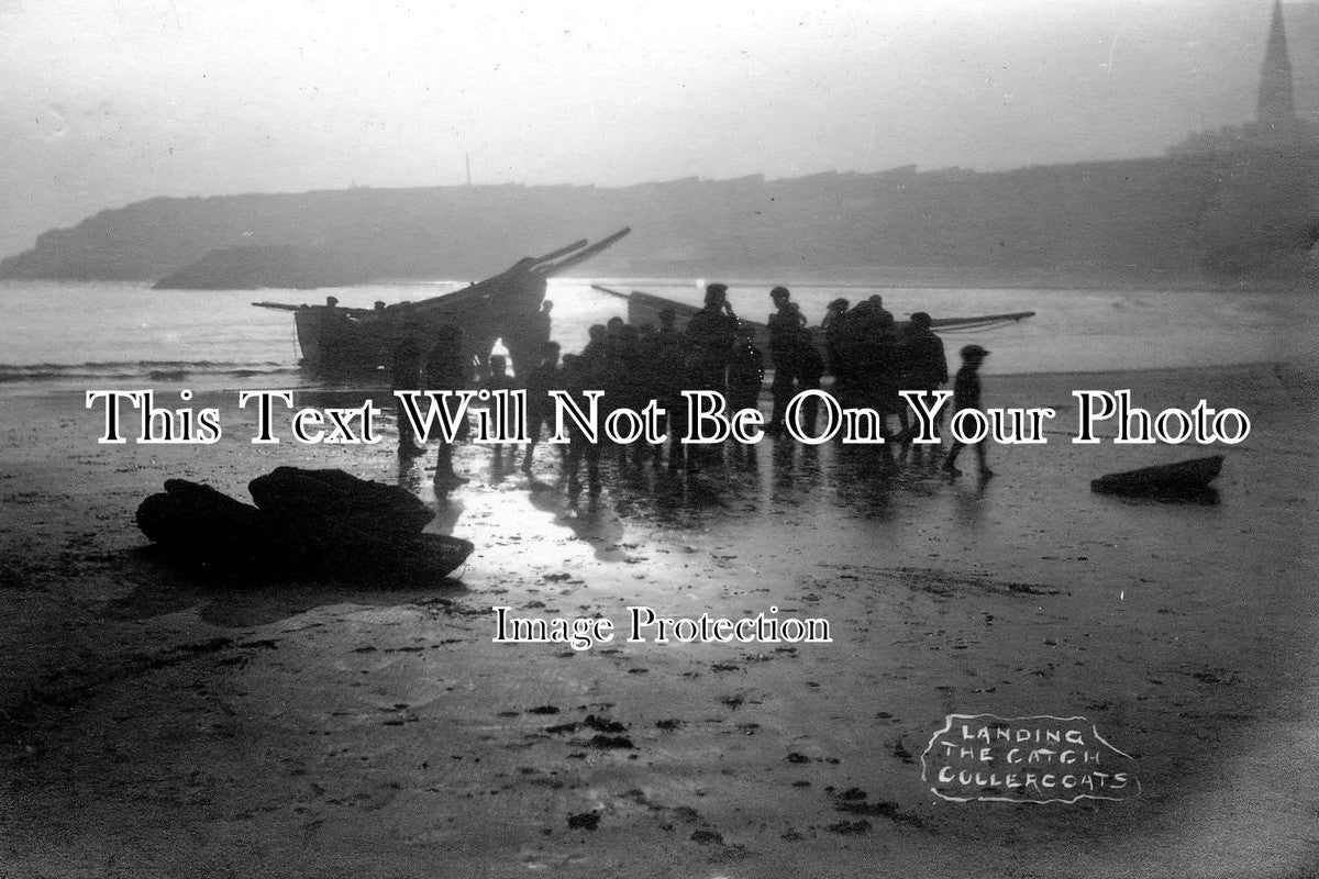 NO 474 - Fishing Boats, Landing The Catch, Cullercoats Beach, Northumberland c1925