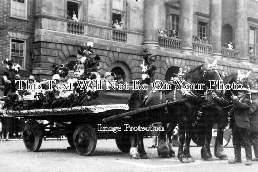 NT 221 - Decorated Heavy Horse Cart, Newark, Nottinghamshire