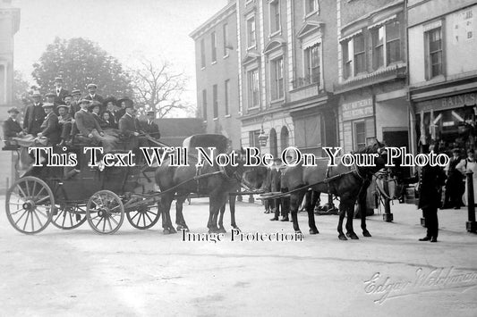 NT 330 - Stagecoach, Market Square, Retford, Nottinghamshire c1918