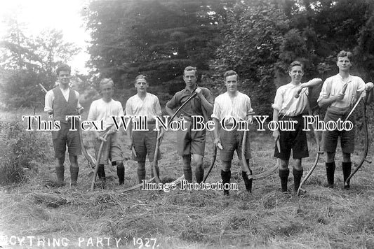 NT 834 - Scything Party, Kelham, Nottinghamshire c1927