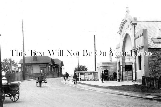 NT 917 - Stapleford Palace & Railway Station, Nottinghamshire