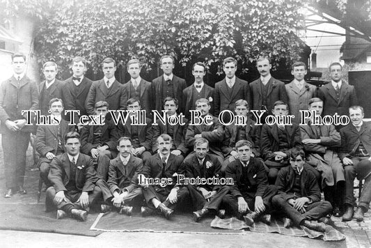 OX 1246 - Group Of Men At Thame, Oxfordshire