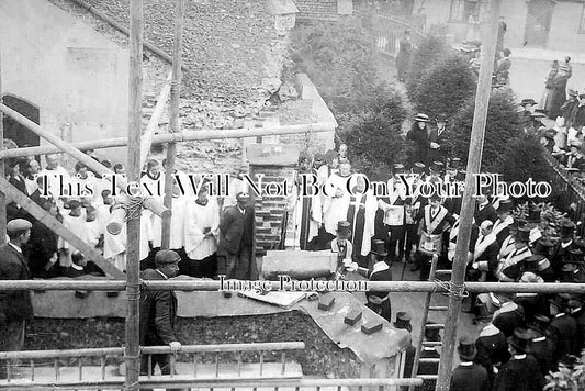 OX 1264 - Laying Corner Stone, Wells Memorial Chapel, Wallingford c1911
