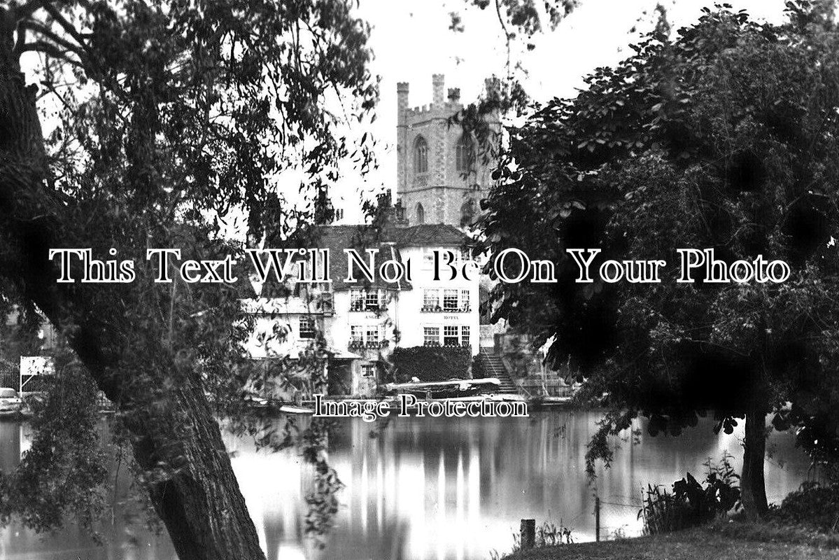 OX 1351 - Near Henley Bridge, Henley On Thames, Oxfordshire