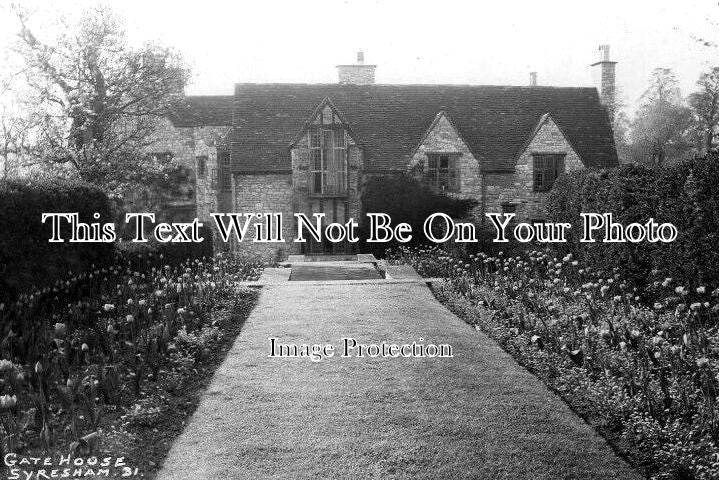 OX 1558 - Gate House, Syresham, Oxfordshire