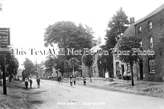 OX 1578 - The Volunterr Inn Pub, High Street, Deddington, Oxfordshire