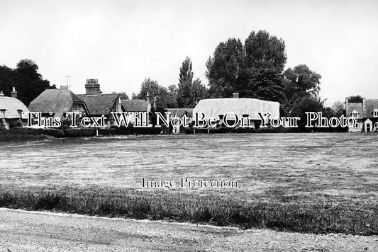 OX 1620 - The Green, Warborough, Oxfordshire c1962