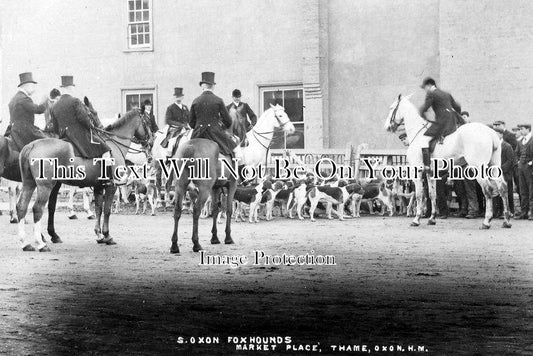 OX 164 - Fox Hounds, Thame Market Place, Oxfordshire c1906