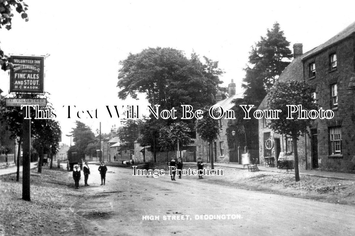 OX 1665 - The Volunterr Inn Pub, High Street, Deddington, Oxfordshire