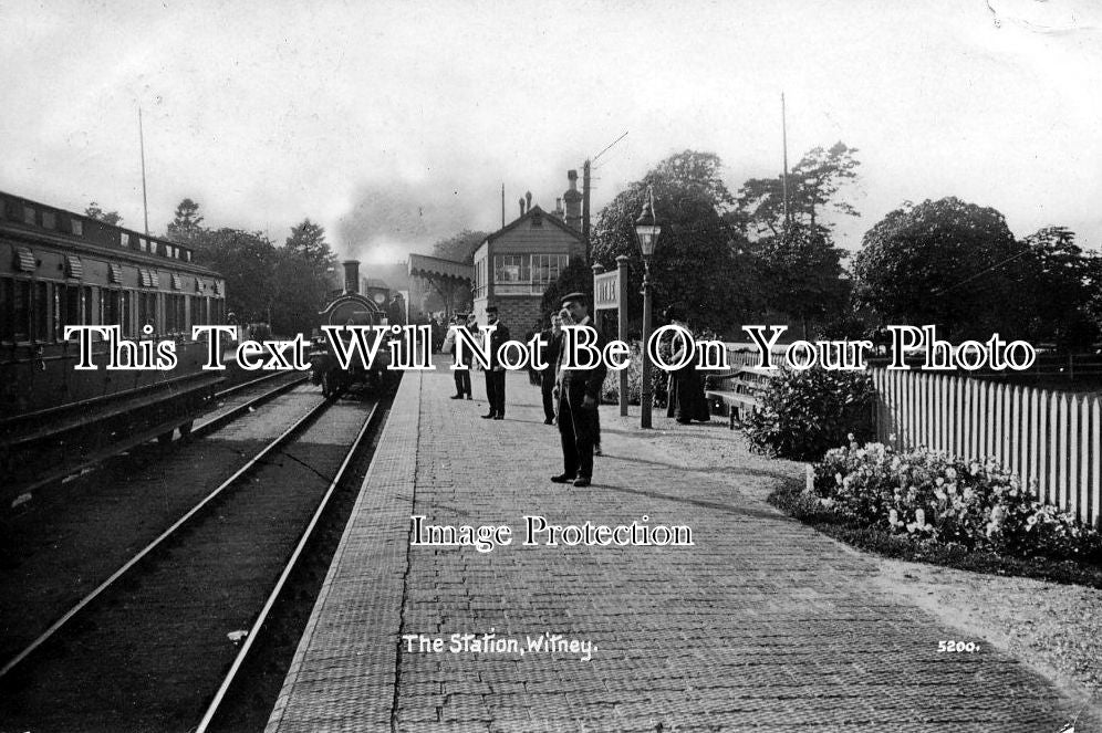 OX 215 - Witney GWR Railway Station, Oxfordshire c1910