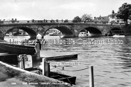 OX 229 - The Bridge, Henley-On-Thames, Oxfordshire