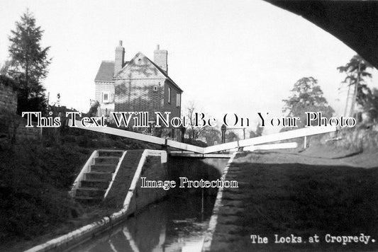 OX 405 - The Canal Locks At Cropredy, Oxford, Oxfordshire