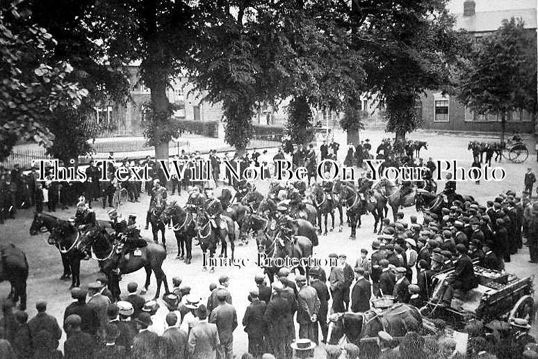 OX 46 - Military Gathering, Banbury, Oxfordshire c1905