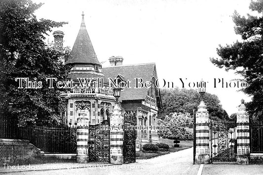 OX 557 - The Lodge, Friar Park, Henley On Thames, Oxfordshire