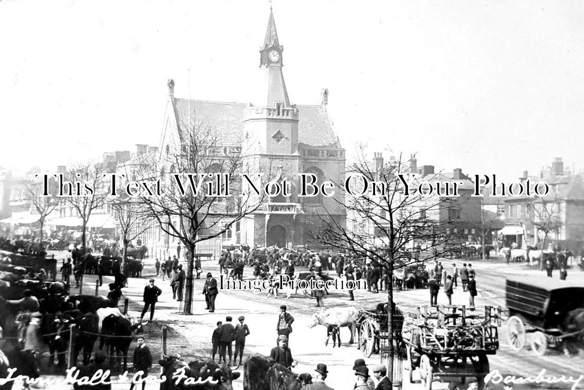 OX 626 - Town Hall & Cow Fair, Banbury, Oxfordshire c1907