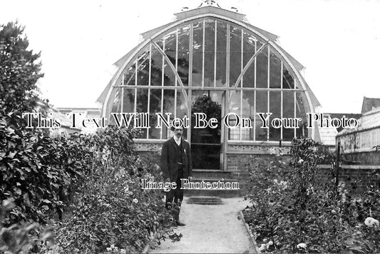 OX 654 - Arthur Gadd, Gardener At Charlton Lodge, Banbury, Oxfordshire c1909