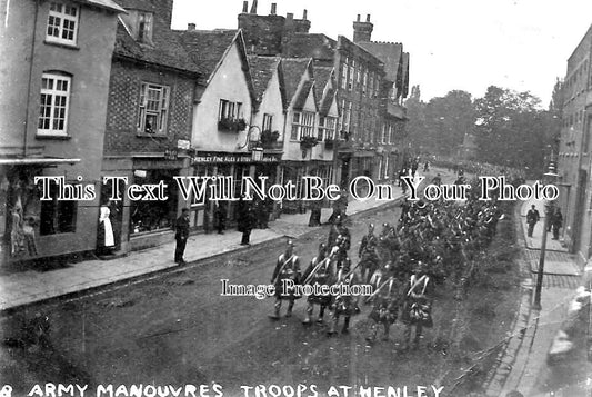 OX 714 - Bear Scottish Troops, Bell Street, Henley On Thames, Oxfordshire 1905
