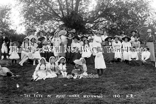 OX 74 - The Fete At Ascot Under Wychwood, Oxfordshire c1920