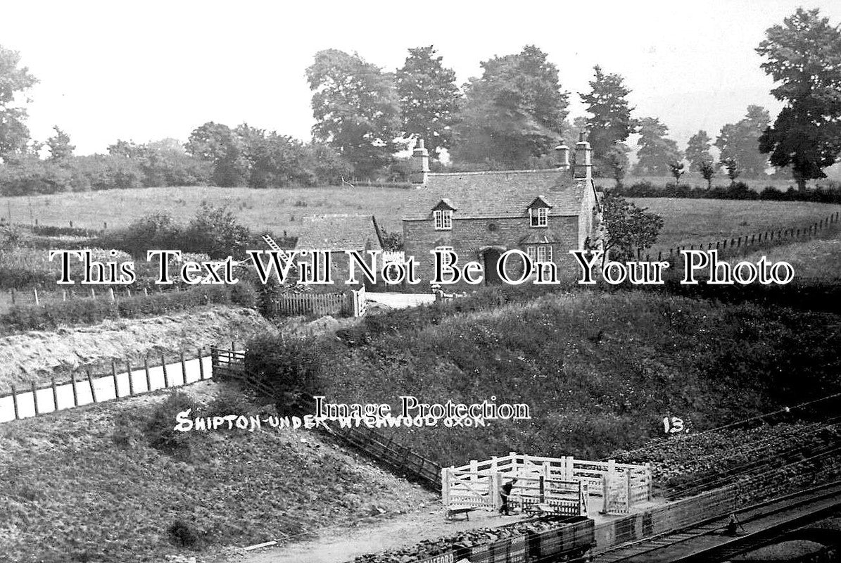 OX 825 - Shipton Under Wychwood, Oxfordshire