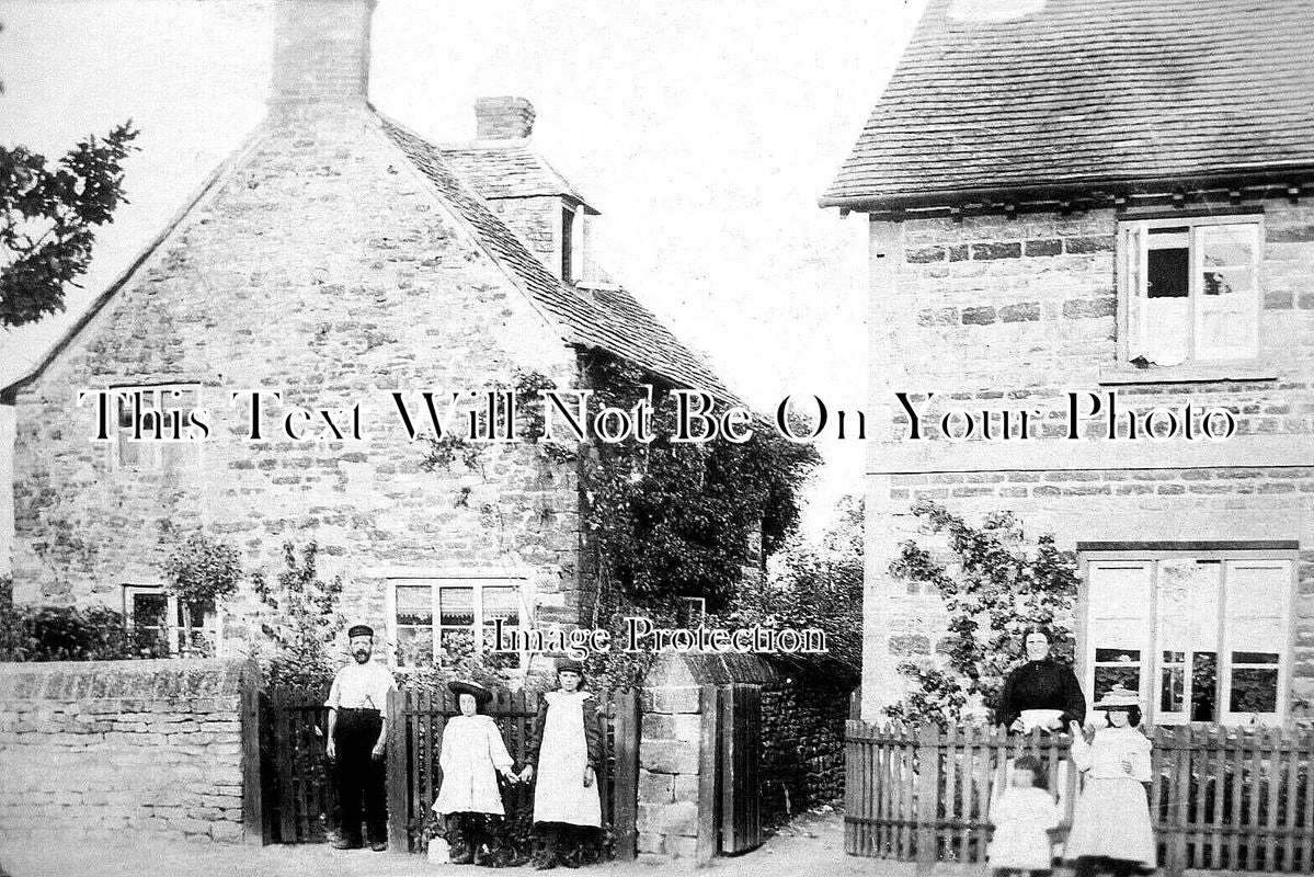 OX 833 - A View In Heyford, Oxfordshire c1906