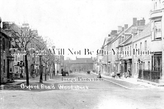 OX 851 - Oxford Road, Woodstock, Oxfordshire
