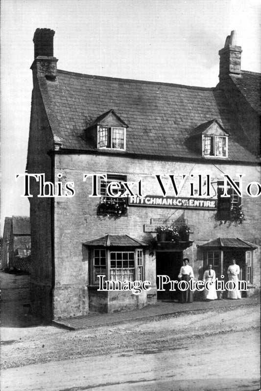 OX 93 - The Old Swan Pub, Burford, Oxfordshire