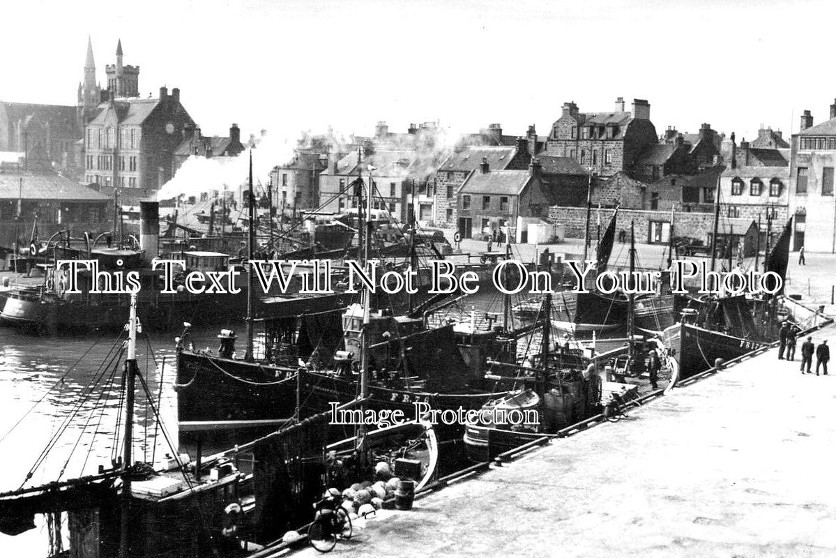 SC 1001 - Fraserburgh Harbour, Aberdeenshire, Scotland c1930