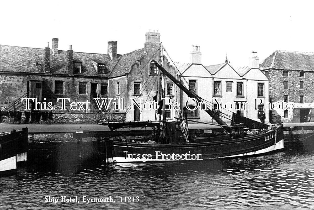 SC 1046 - Ship Hotel, Eyemouth, Berwickshire, Scotland