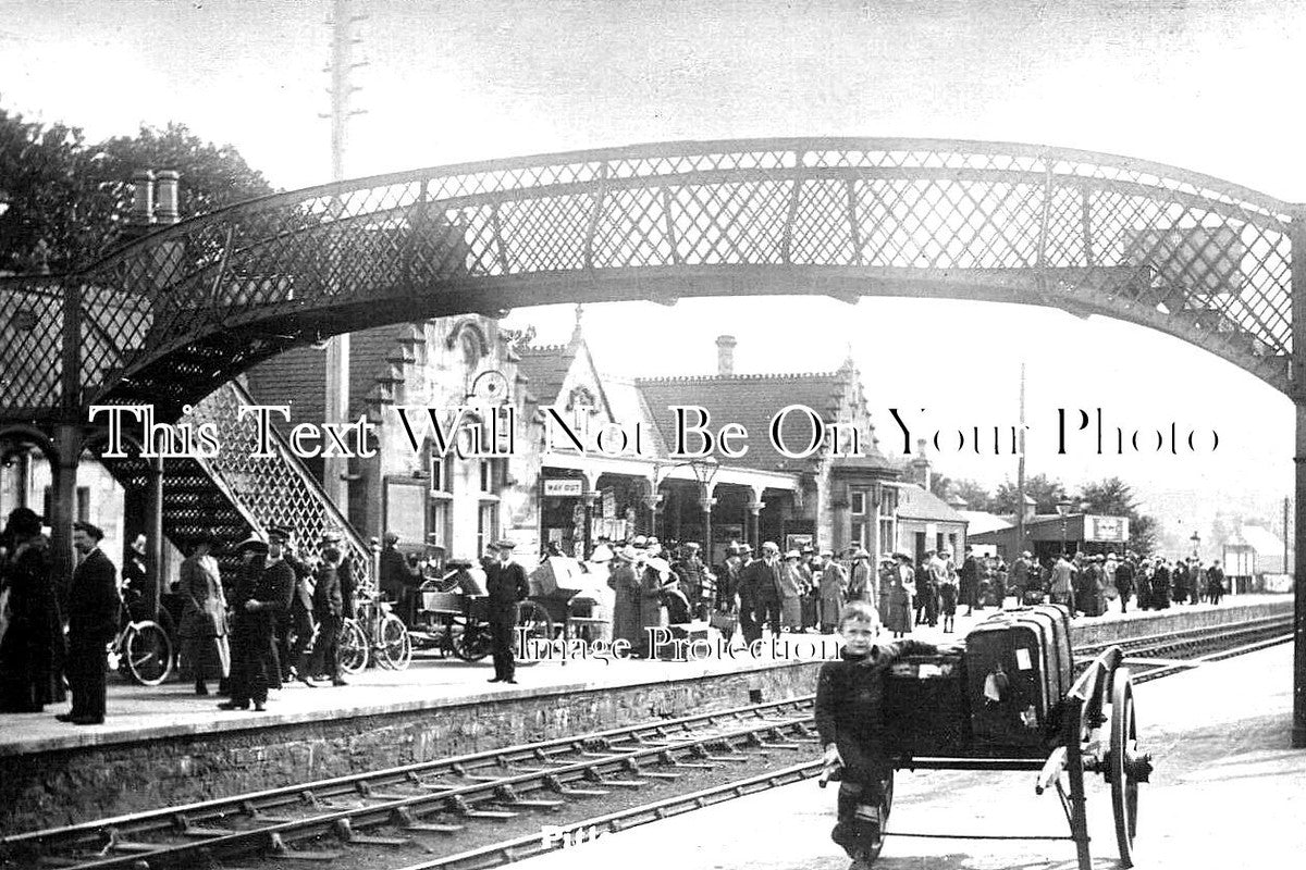 SC 1053 - Pitlochry Railway Station, Perthshire, Scotland c1930