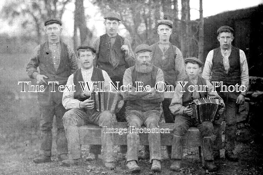 SC 1109 - Alyth Leitfie Farm Bothy Boys, Perthshire, Scotland c1909