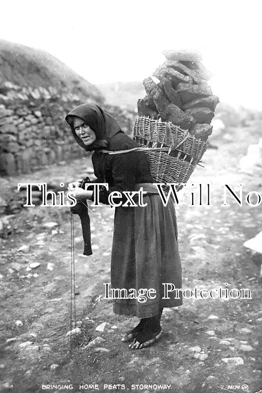 SC 1327 - Stornoway Peat Carrier, Scotland