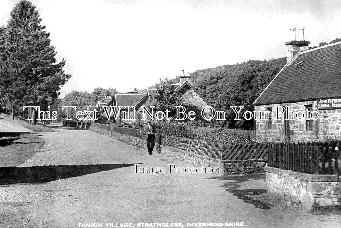 SC 1478 - Tomich Village, Strathglass, Inverness-shire, Scotland c1940
