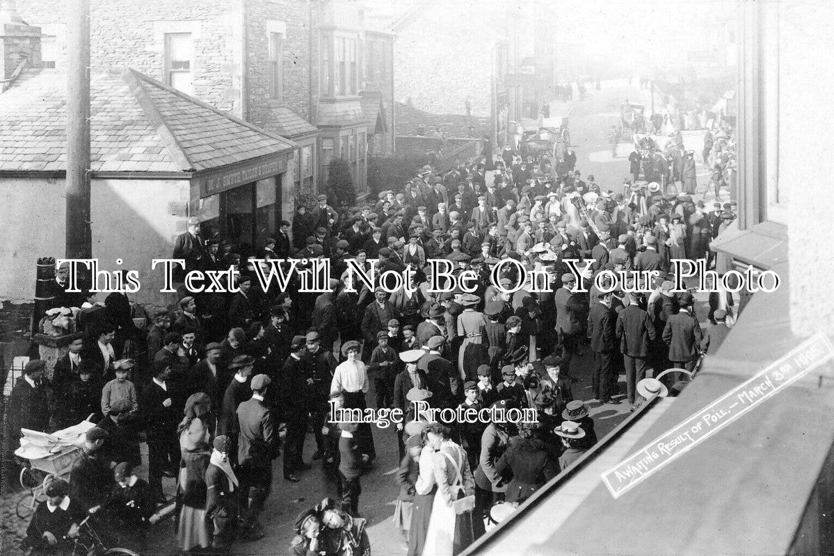 SC 1490 - Awaiting Election Result, Edinburgh, Scotland 1905