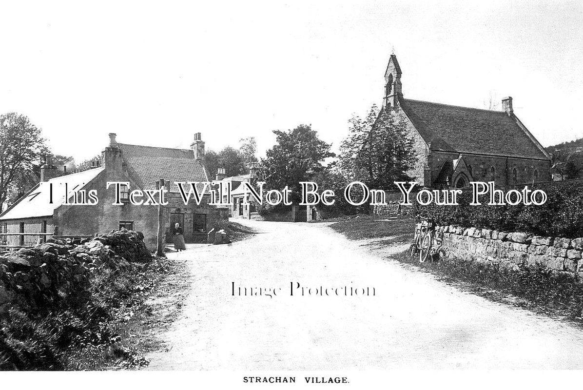 SC 1535 - Strachan Village, Scotland