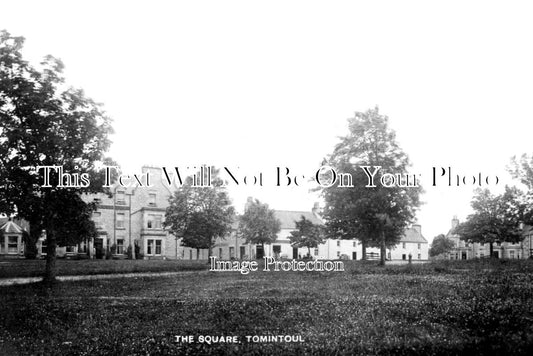 SC 1932 - The Square, Tomintoul, Banffshire, Scotland