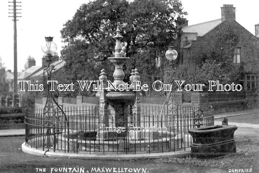 SC 1996 - The Fountain, Maxwelltown, Scotland c1914
