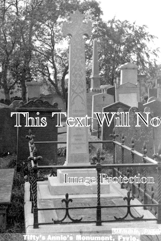 SC 1997 - Tiftys Annies Monument, Fyvie, Aberdeenshire, Scotland
